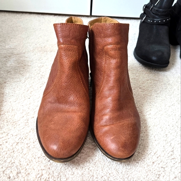 Lucky Brand - Distressed Leather Ankle Boots. Size 8.5 US. 1.5" heels. - Picture 1 of 8